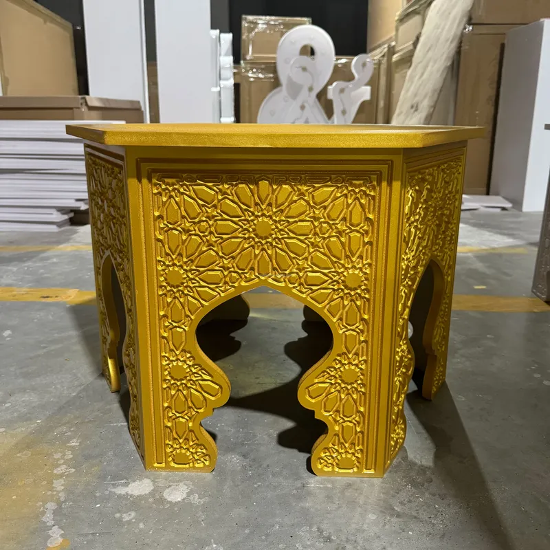 Indian Wedding Decor Supply - Mesa Redonda Dourada com Padrão Floral